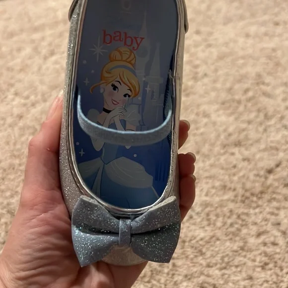 Disney Baby Cinderella Ballet Flats Baby Girl Size 6 - Picture 2 of 7